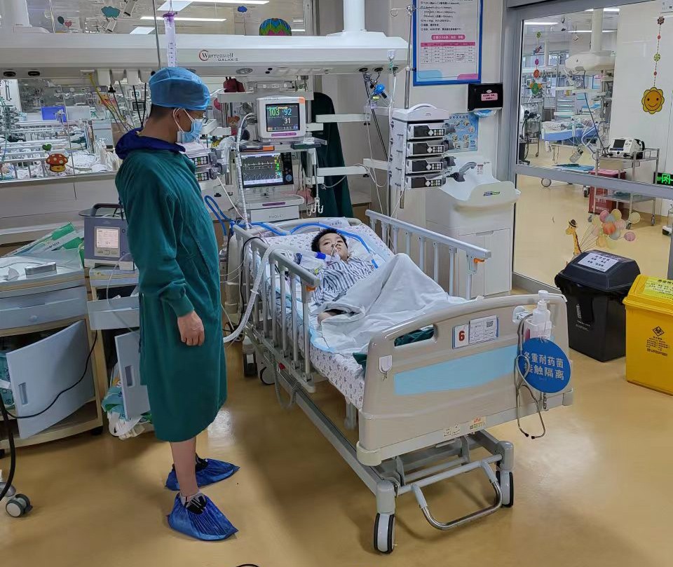 陇川县跨省救护车出租公司