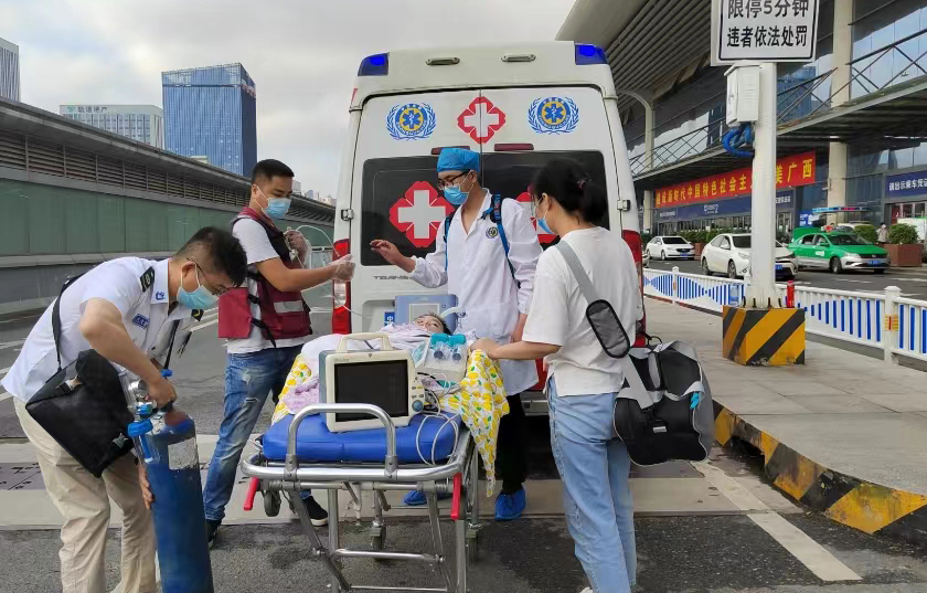 陇川县救护车出租公司