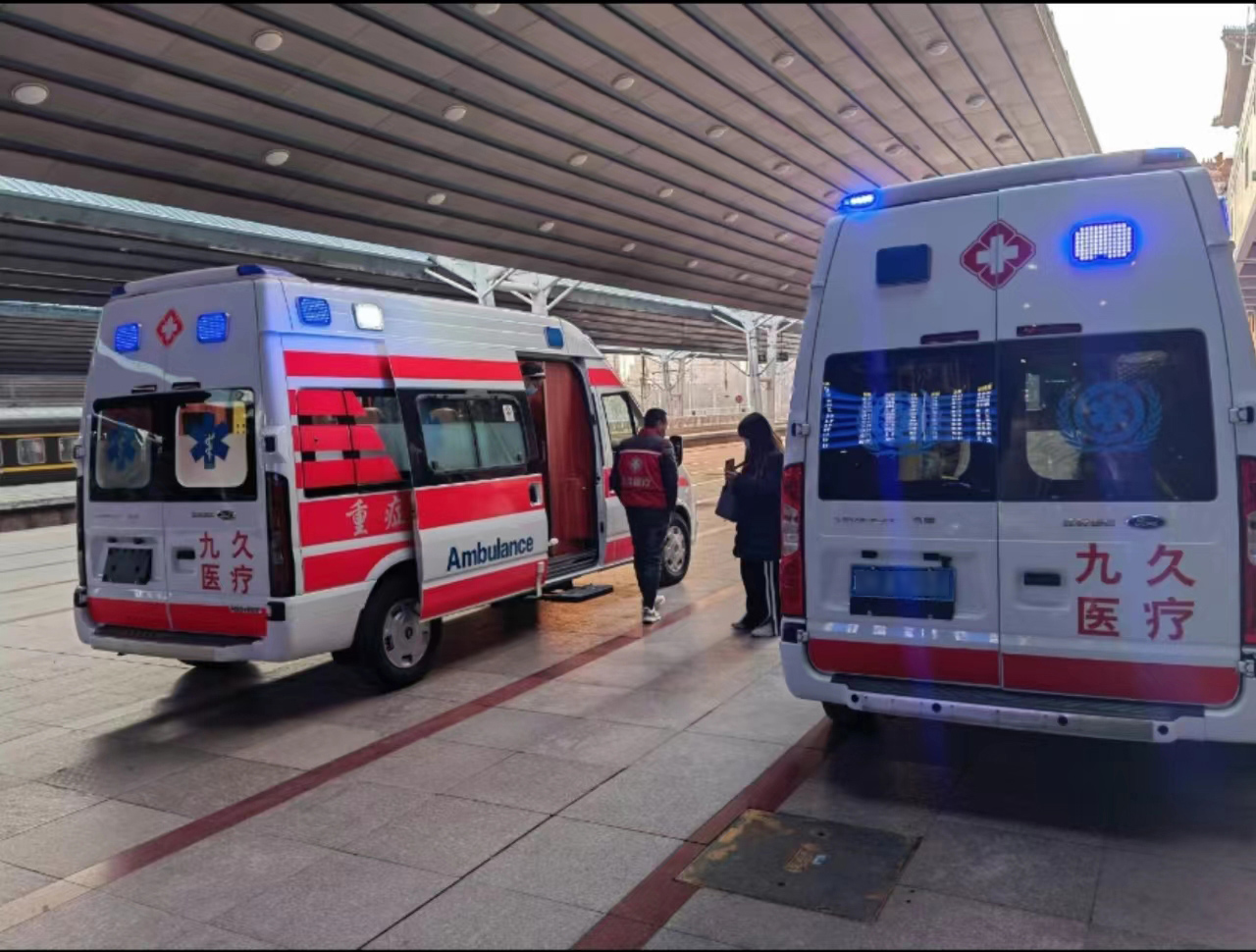 陇川县救护车长途转运